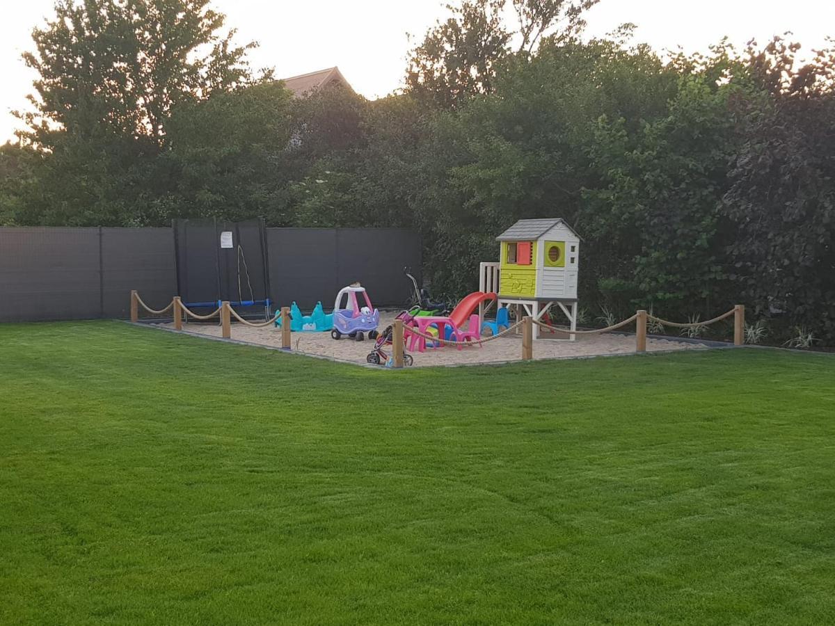 Czarny Baran Apartment Debki Bagian luar foto