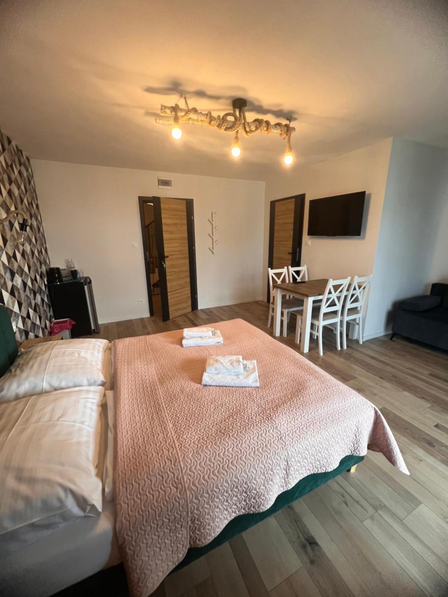 Czarny Baran Apartment Debki Bagian luar foto